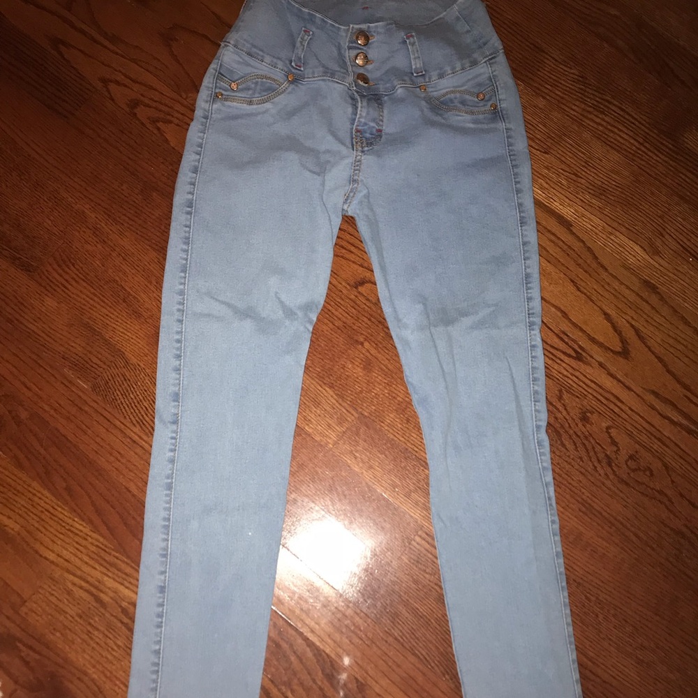 Butt lift jeans